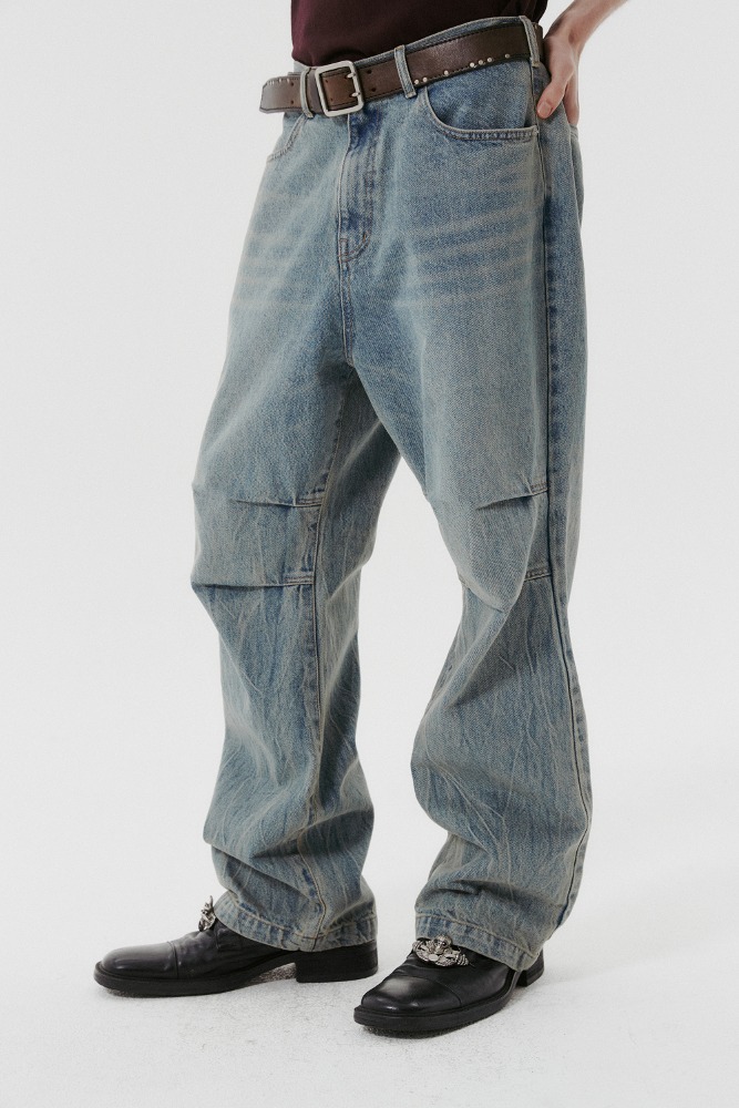 MULTI WASHED TUCK JEANS